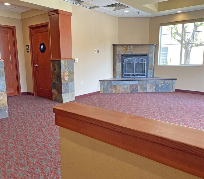More Photos Of 1260 Healdsburg Ave, Healdsburg Office For Lease