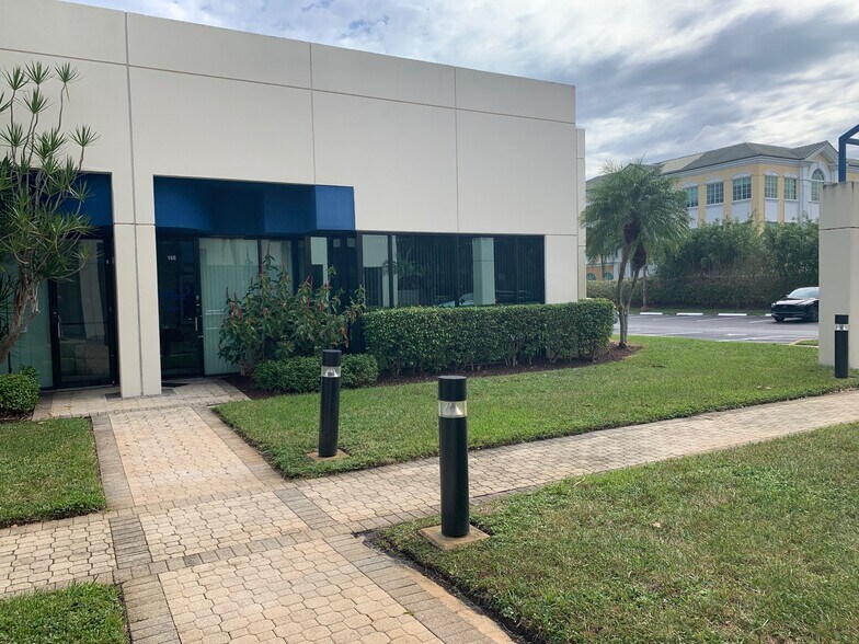 More Photos Of 902 Clint Moore Rd, Boca Raton Loft Creative Space For Lease