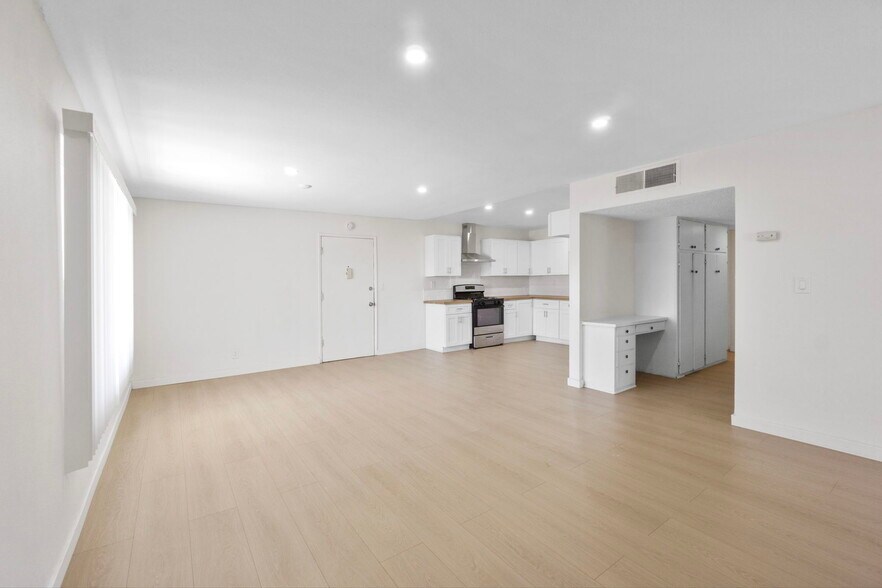 More Photos Of 511 E Washington Ave, Santa Ana Apartments For Sale