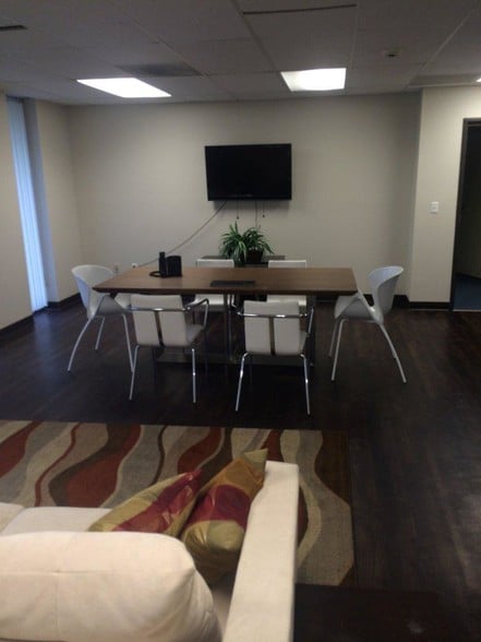 More Photos Of 2709-2715 Pontiac Lake Rd, Waterford Office For Sale