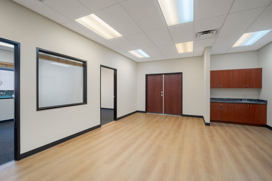More Photos Of 5588 S Fort Apache Rd, Las Vegas Medical For Lease