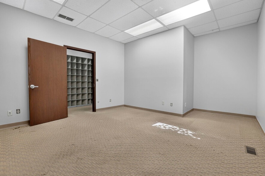 More Photos Of 3900 E Livingston Ave, Columbus Medical For Sale