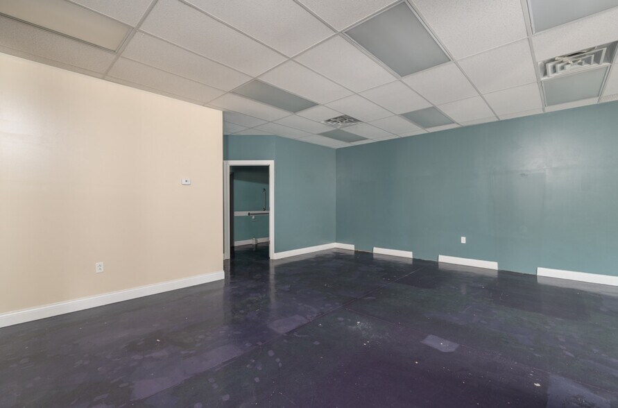More Photos Of 4806 Cleveland Ave S, Canton Storefront Retail Office For Sale