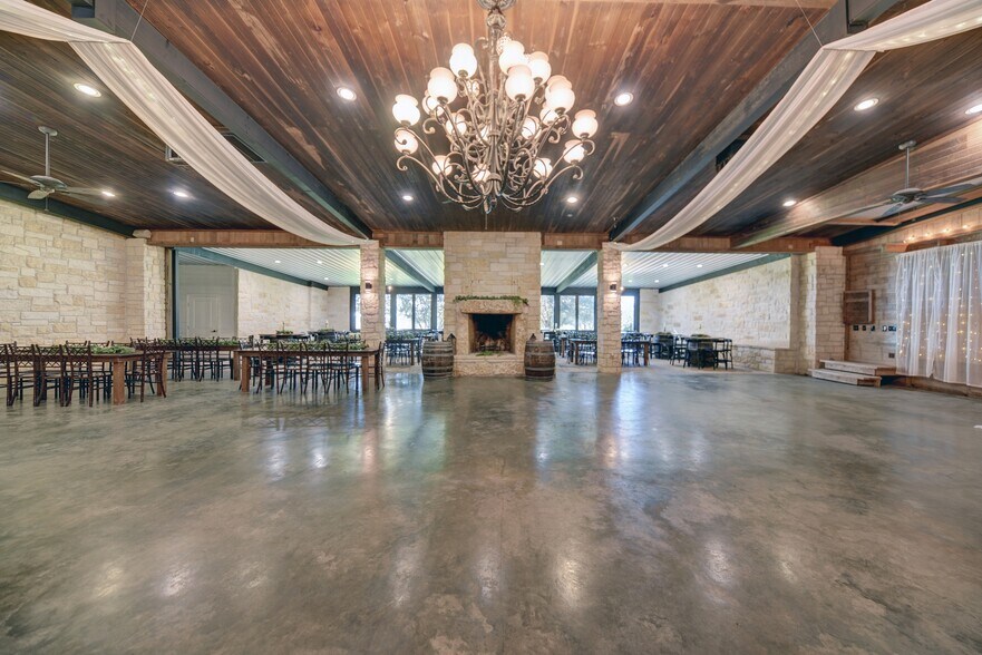 More Photos Of 10919 Highway 36, Bellville Restaurant For Sale