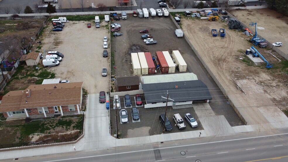 More Photos Of 330 N Linder Rd, Meridian Flex For Sale