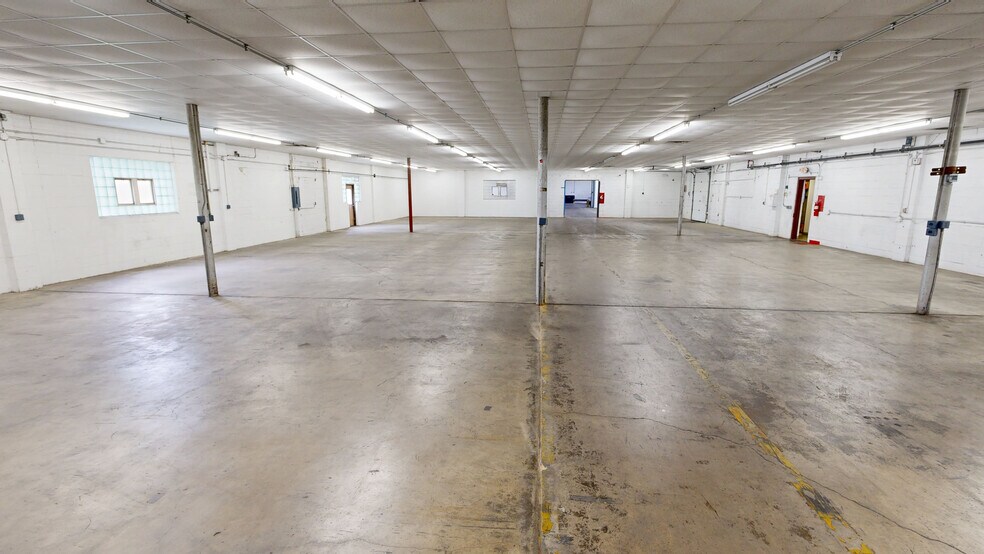 More Photos Of 1325 S Perkins St, Appleton Manufacturing For Sale