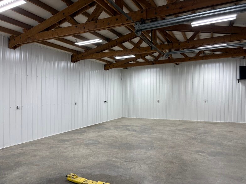 More Photos Of 1416 W Ainsworth Ave, Pasco Industrial For Sale