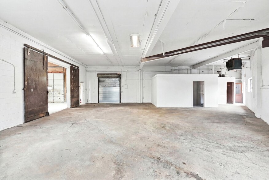 More Photos Of 21 Highway 17, East Rutherford Industrial For Lease