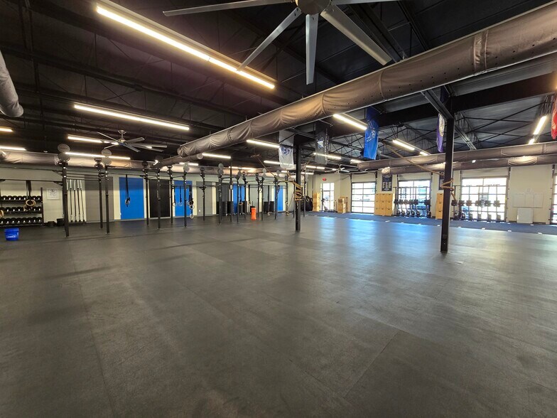 More Photos Of 228 Washington Ave, Bay City Freestanding For Sale