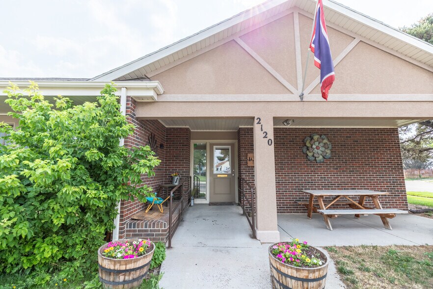 More Photos Of 2120 Logan Ave, Cheyenne Healthcare For Sale