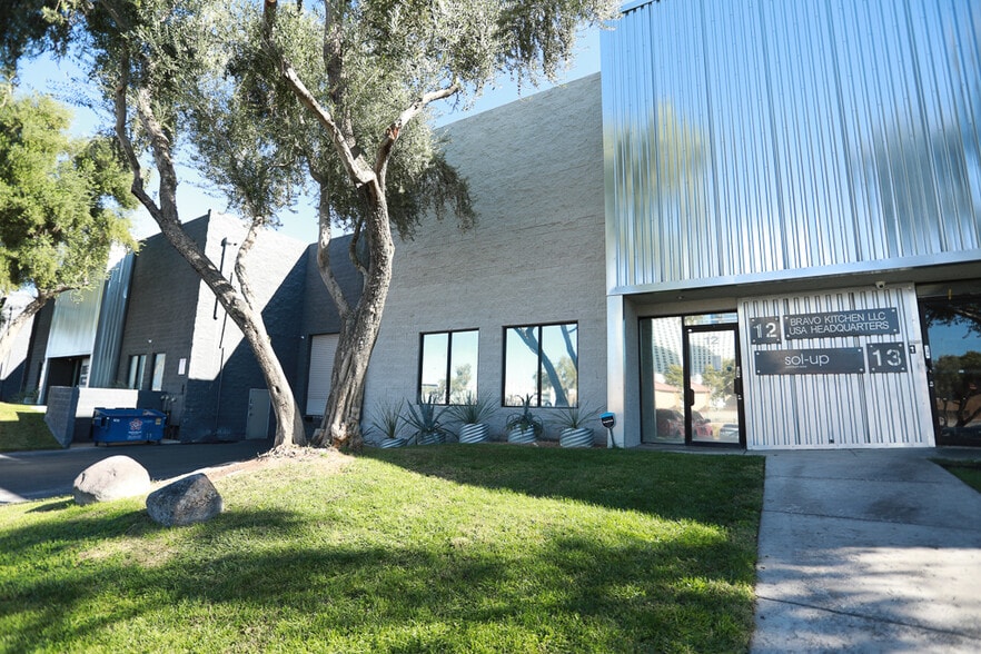 More Photos Of 4301 S Valley View Blvd, Las Vegas Warehouse For Lease