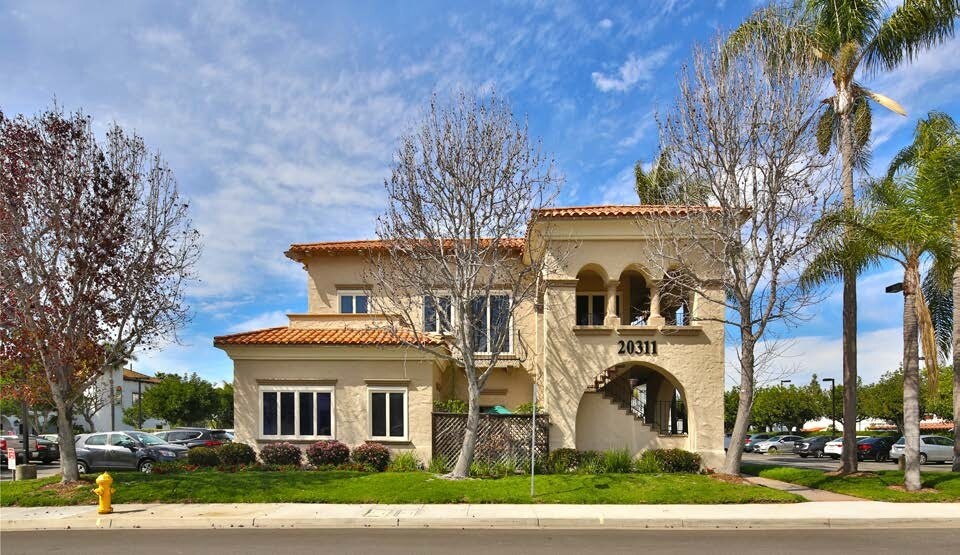 More Photos Of 20311 SW Acacia St, Newport Beach Medical For Lease