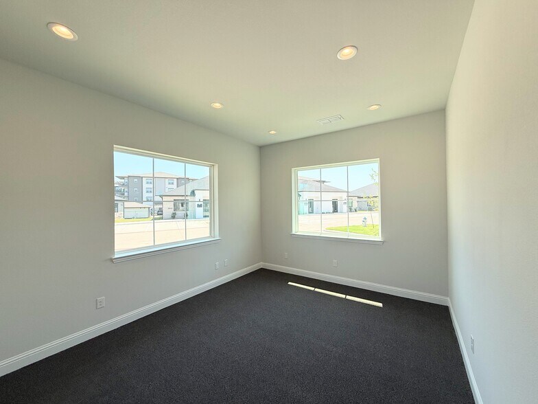 More Photos Of 6000 Alma Rd, McKinney Office For Sale