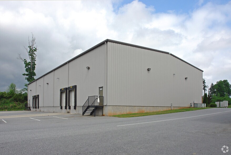 More Photos Of 336 Habersham Rd, High Point Unknown For Lease