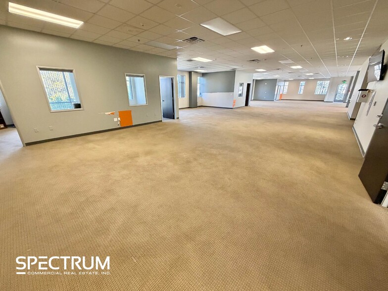 More Photos Of 25106 Avenue Tibbitts, Valencia Loft Creative Space For Sale