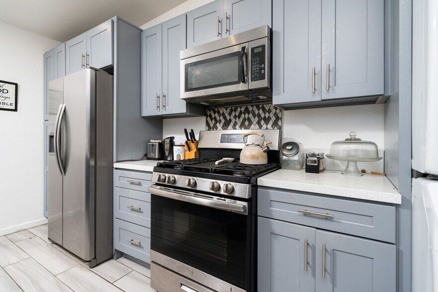 More Photos Of 5415 Pickford St, Los Angeles Apartments For Sale
