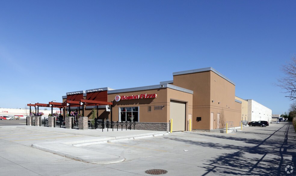 More Photos Of 1602-1608 The Queensway, Toronto General Retail For Lease