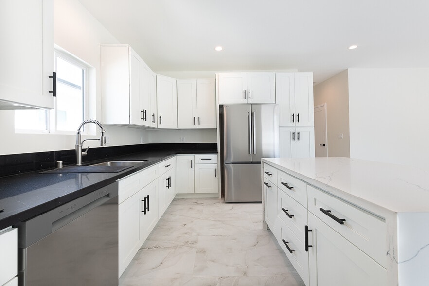 More Photos Of 8004 Shirley Ave, Reseda Multifamily For Sale