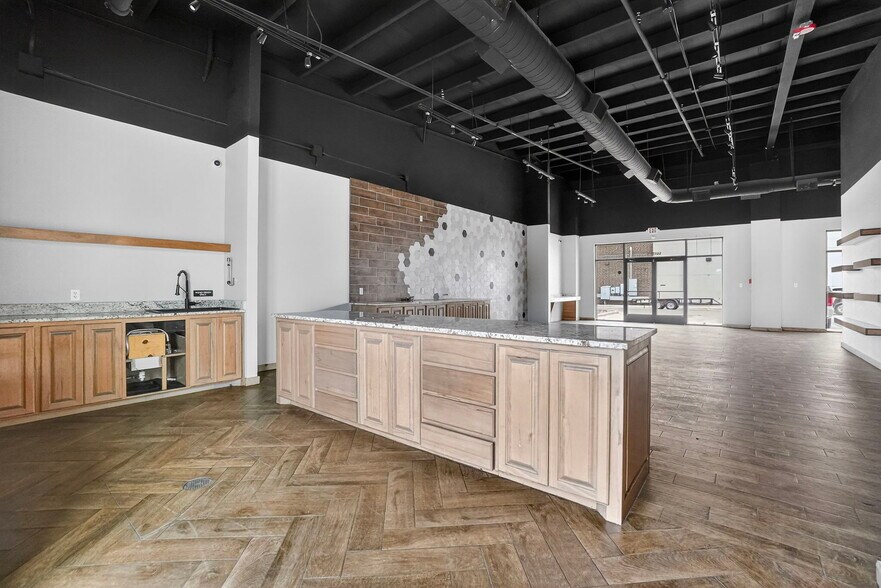 More Photos Of 6900 N State Highway 349, Midland General Retail For Lease