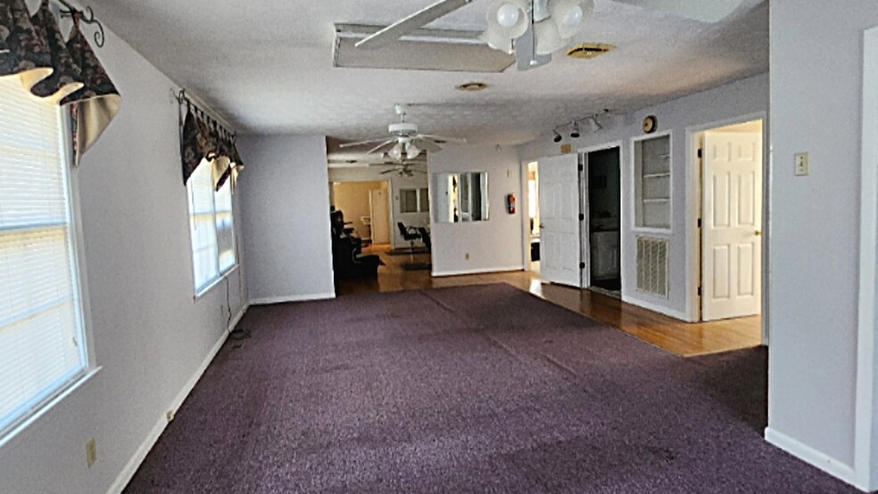 More Photos Of 7117 Raeford Rd, Fayetteville Freestanding For Lease