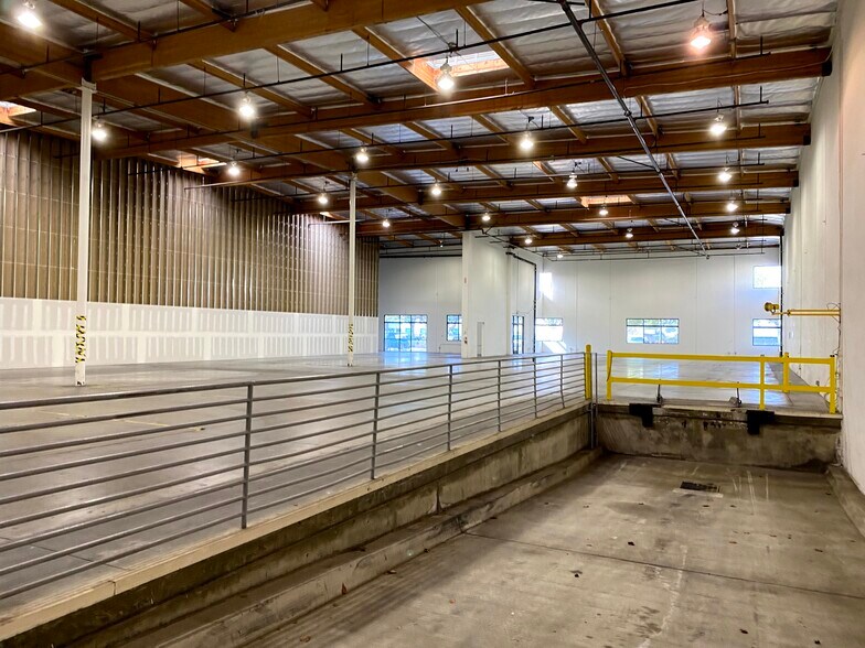 More Photos Of 1400 Pacific Ave, Oxnard Manufacturing For Lease