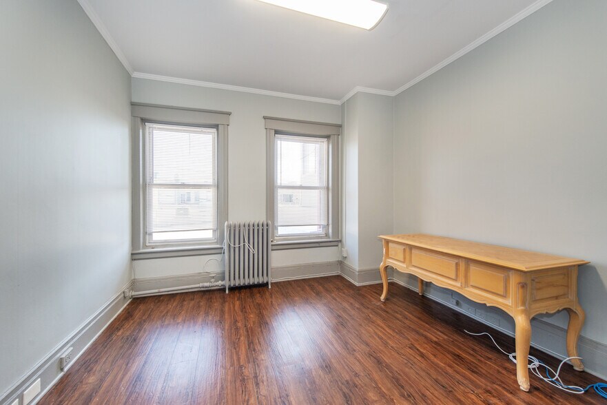 More Photos Of 84 Elm St, Westfield General Retail For Lease