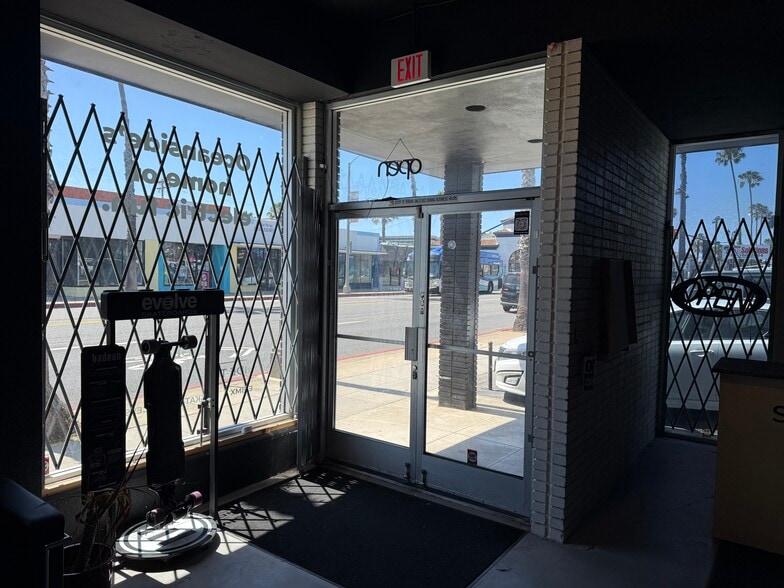 More Photos Of 114 S Coast Hwy, Oceanside General Retail For Lease