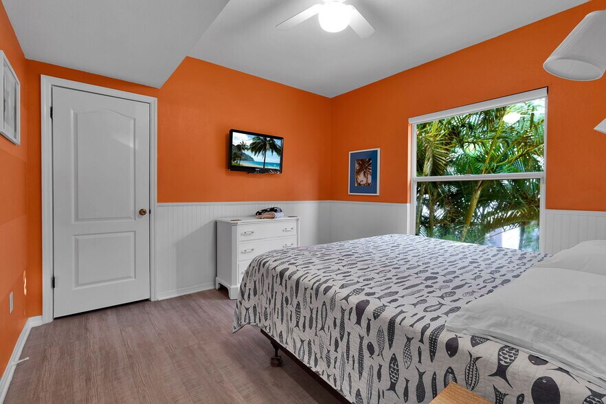 More Photos Of 5322 CALLE DE LA SIESTA, Sarasota Hospitality For Sale