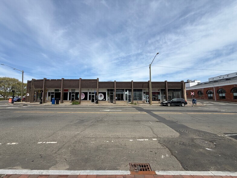 More Photos Of 14-26 Wall St, Norwalk Freestanding For Lease