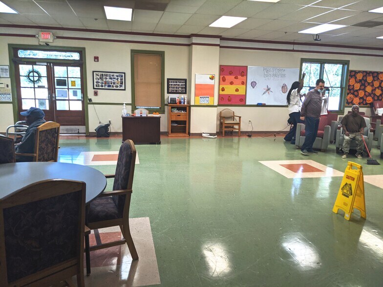 More Photos Of 1105 N Main St, Conyers Healthcare For Sale