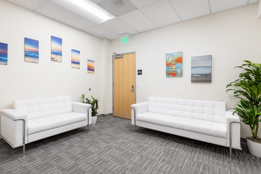 More Photos Of 4150 Regents Park Row, La Jolla Medical For Lease