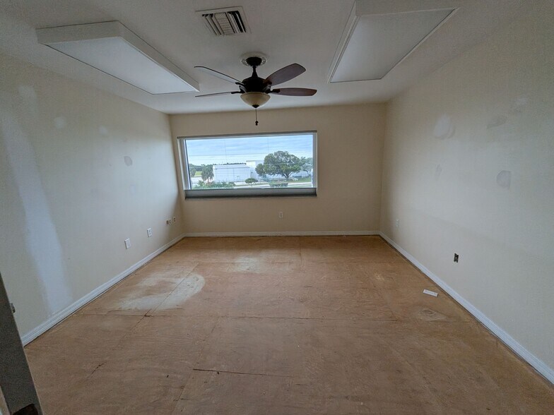 More Photos Of 10045 Overseas Hwy, Marathon Medical For Lease