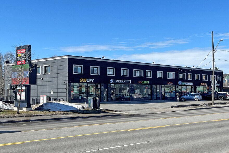 More Photos Of 14810 Yonge St, Aurora Storefront Retail Residential For Sale