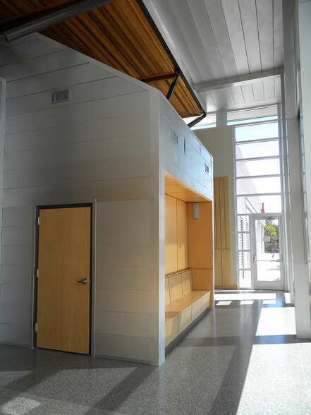 More Photos Of 8115 Market St, Wilmington Medical For Sale