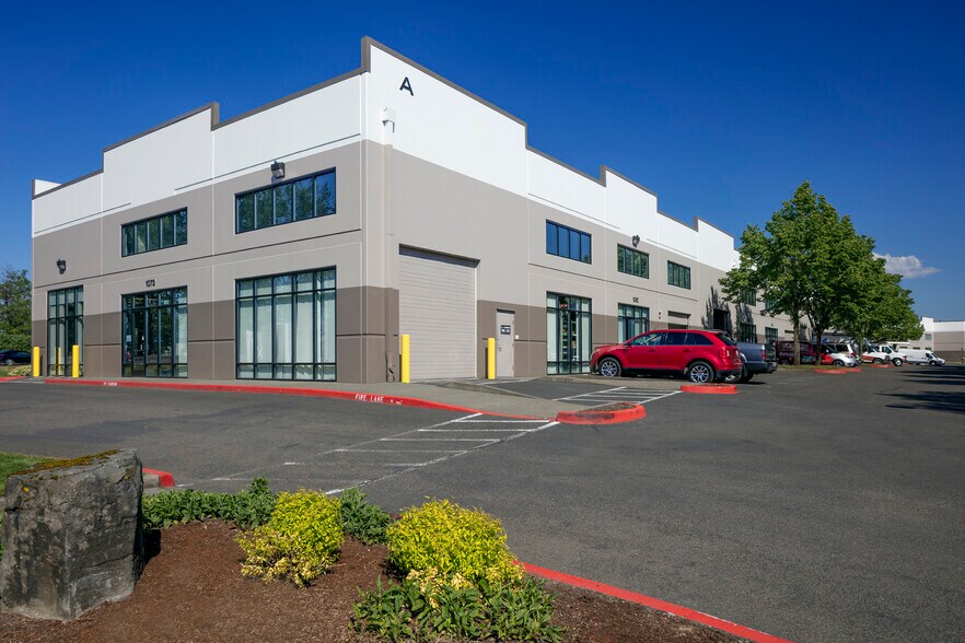 More Photos Of 1020-1080 NW Corporate Dr, Troutdale Unknown For Lease