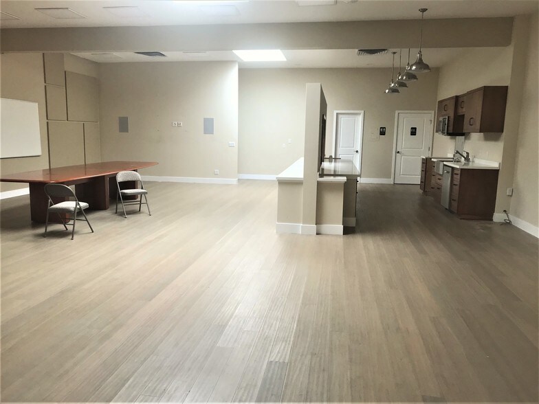 More Photos Of 3960 El Camino Real, Palo Alto Storefront Retail Office For Lease