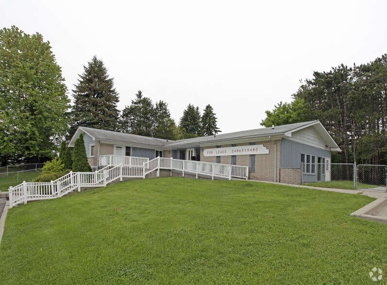Primary Photo Of 2810 S Lapeer Rd, Lake Orion Office For Lease