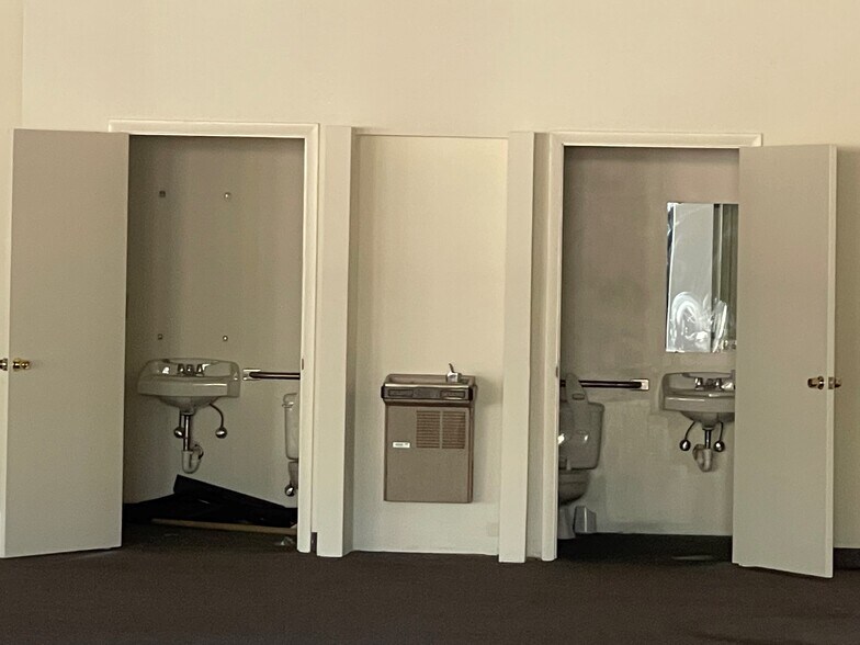 More Photos Of 430-488 Marshall St, Coldwater Unknown For Lease