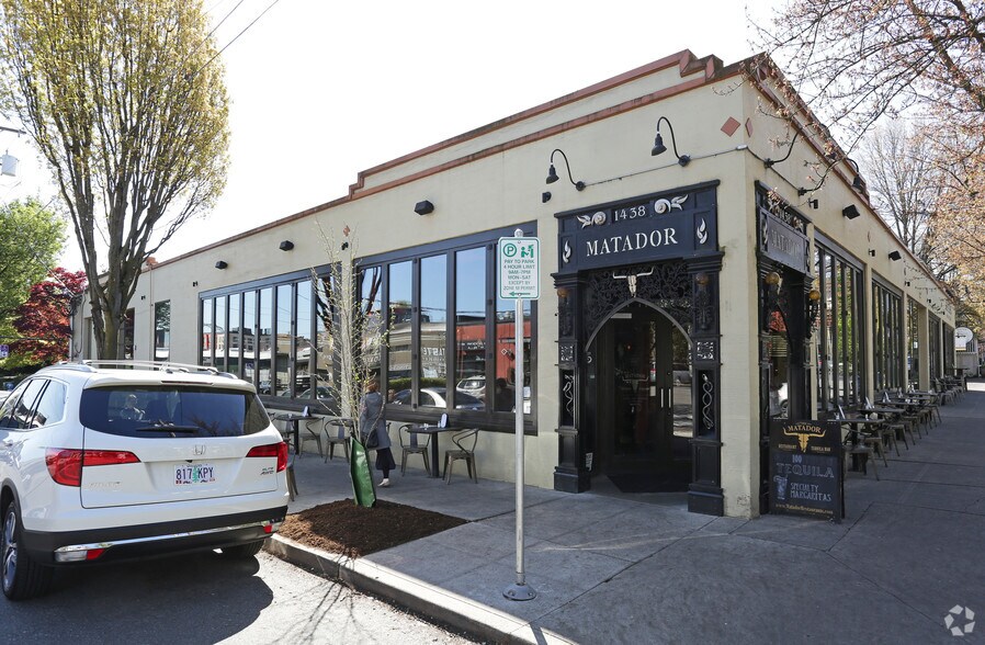 More Photos Of 1422-1434 NW 23rd Ave, Portland Storefront For Sale