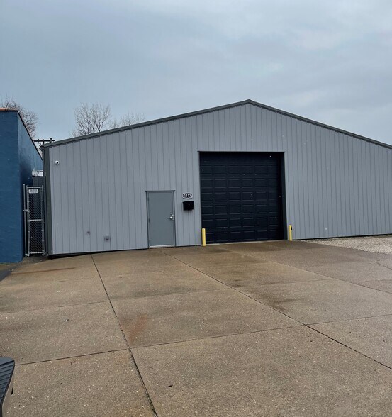 More Photos Of 1313 N Main St, Evansville Storefront For Sale