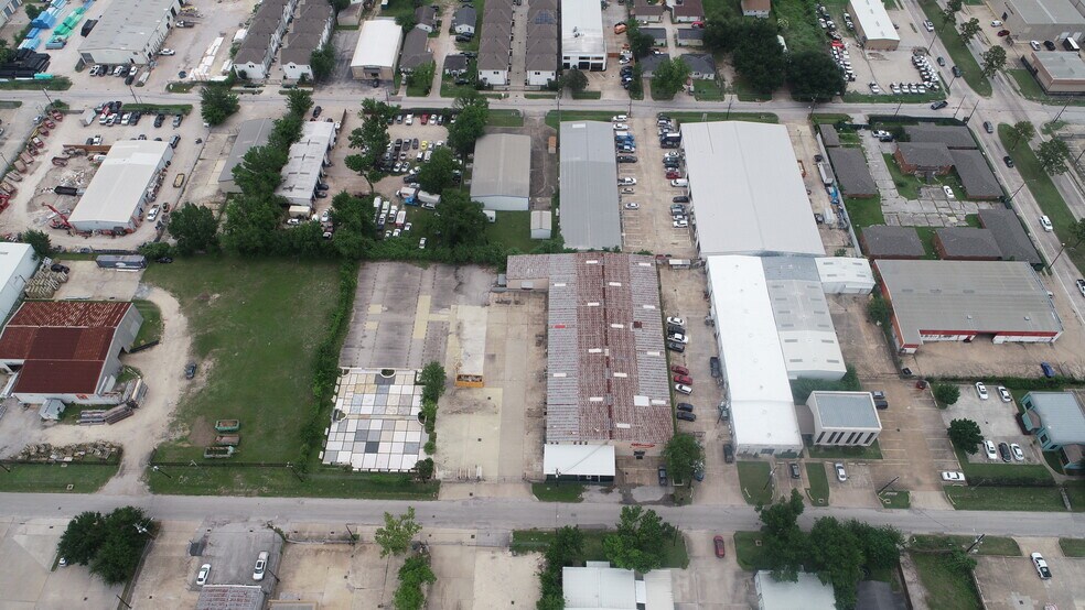More Photos Of 5800 Centralcrest St, Houston Warehouse For Lease