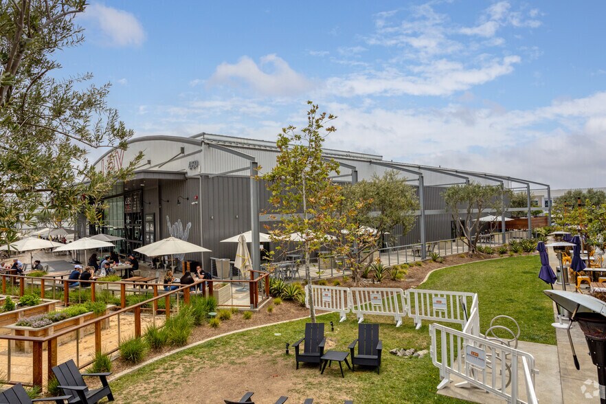 More Photos Of 4150 McGowen St, Long Beach Freestanding For Lease