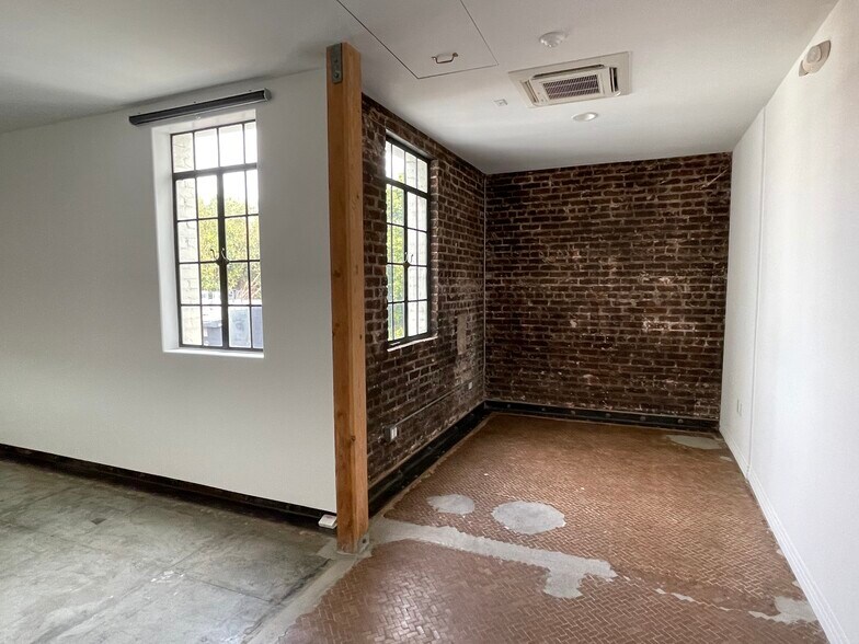 More Photos Of 4859-4851 Fountain Ave, Los Angeles General Retail For Sale