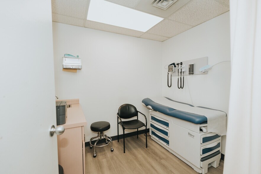 More Photos Of 8675-8679 Granville St, Vancouver Medical For Sale