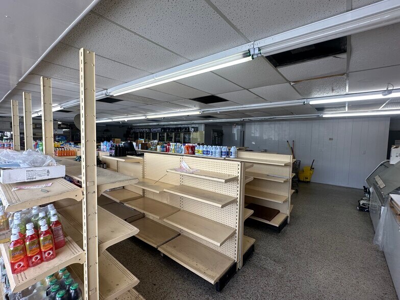 More Photos Of 1345 Kathleen Rd, Lakeland General Retail For Sale