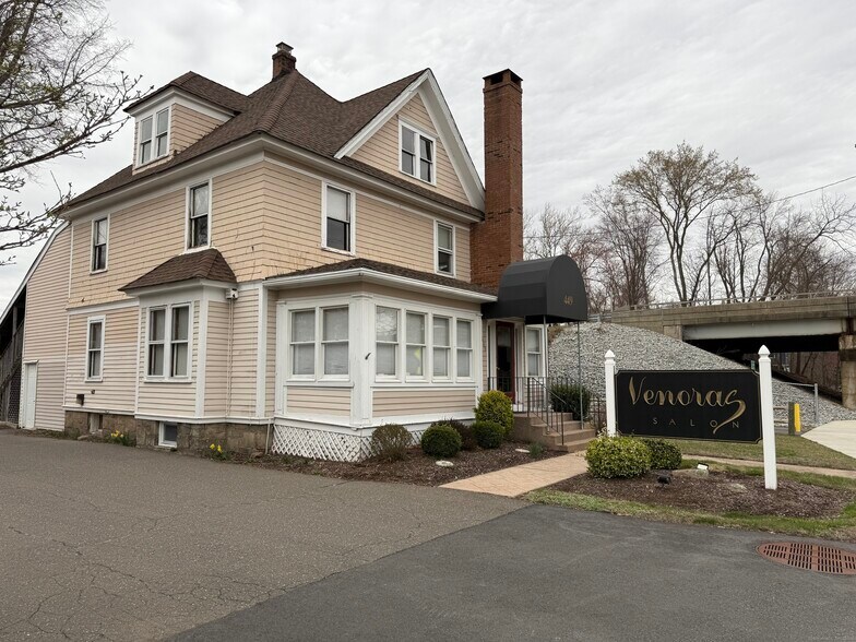 More Photos Of 449 Naubuc Ave, Glastonbury Freestanding For Sale