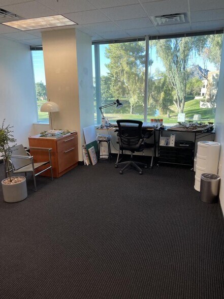 More Photos Of 2901 E Camelback Rd, Phoenix Office For Lease