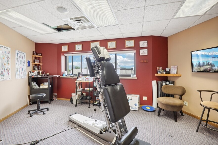 More Photos Of 101 Jones St, Barneveld General Retail For Sale