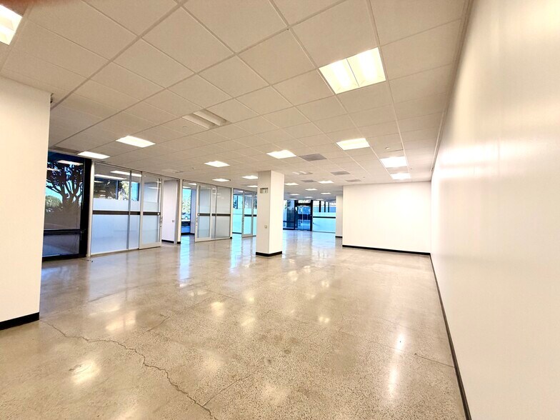 More Photos Of 3150 Bristol St, Costa Mesa Office For Lease