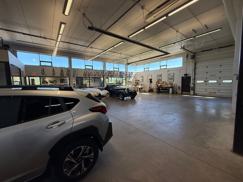 More Photos Of 19235 84th St, Bristol Warehouse For Sale